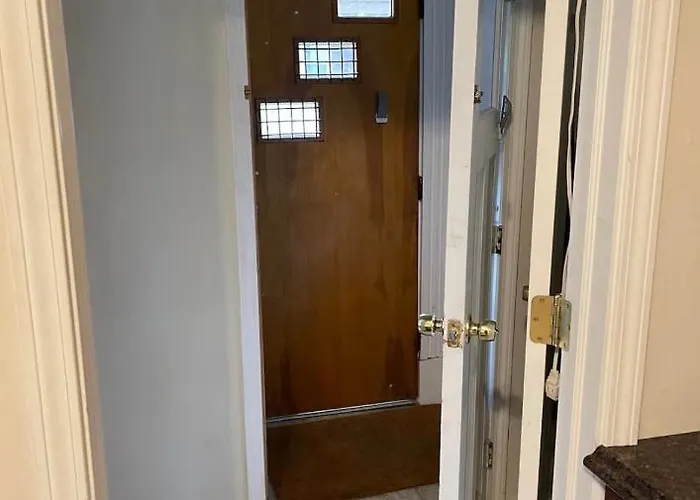 1 Bedroom + Office